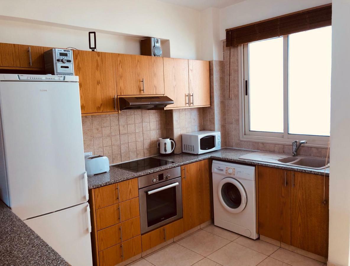 Private Apartment At Aristo Universe III With Pool Paphos Luaran gambar