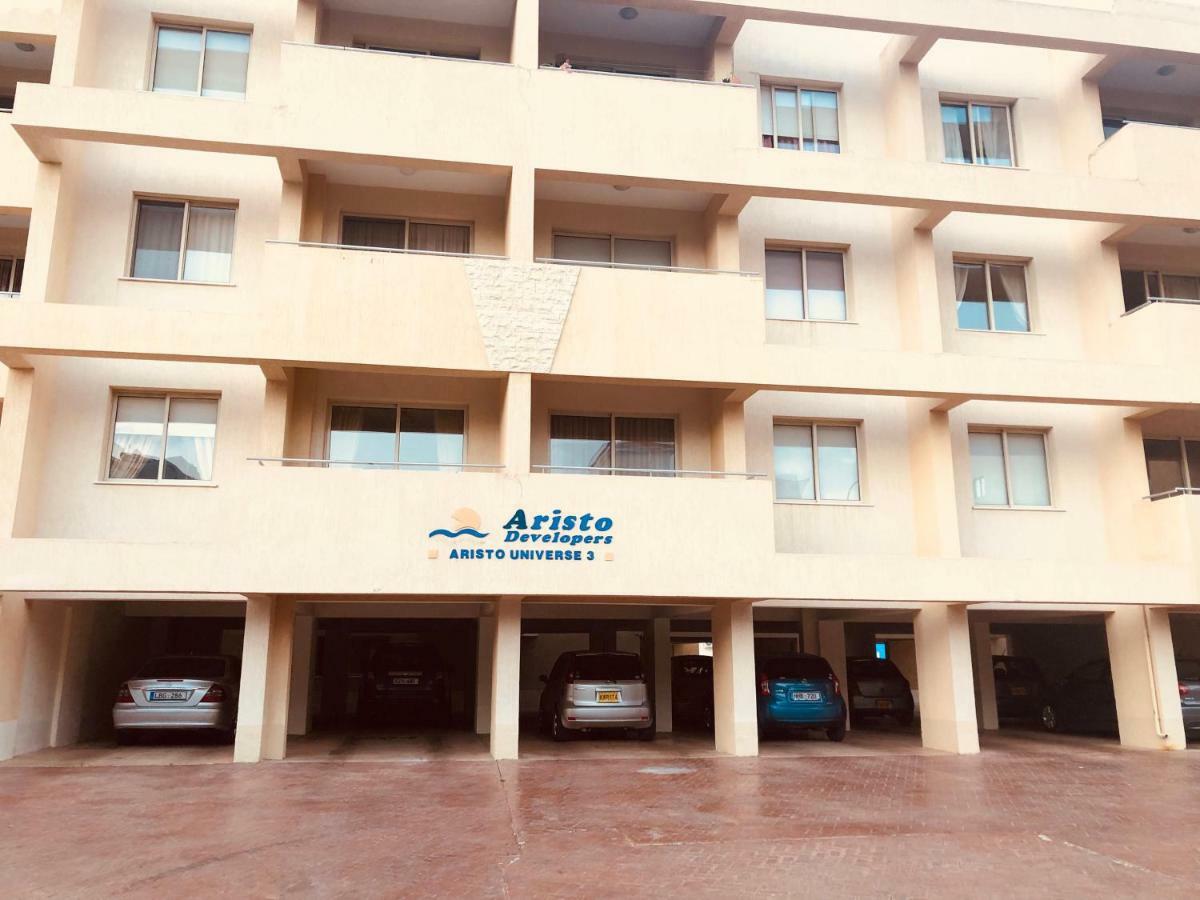 Private Apartment At Aristo Universe III With Pool Paphos Luaran gambar