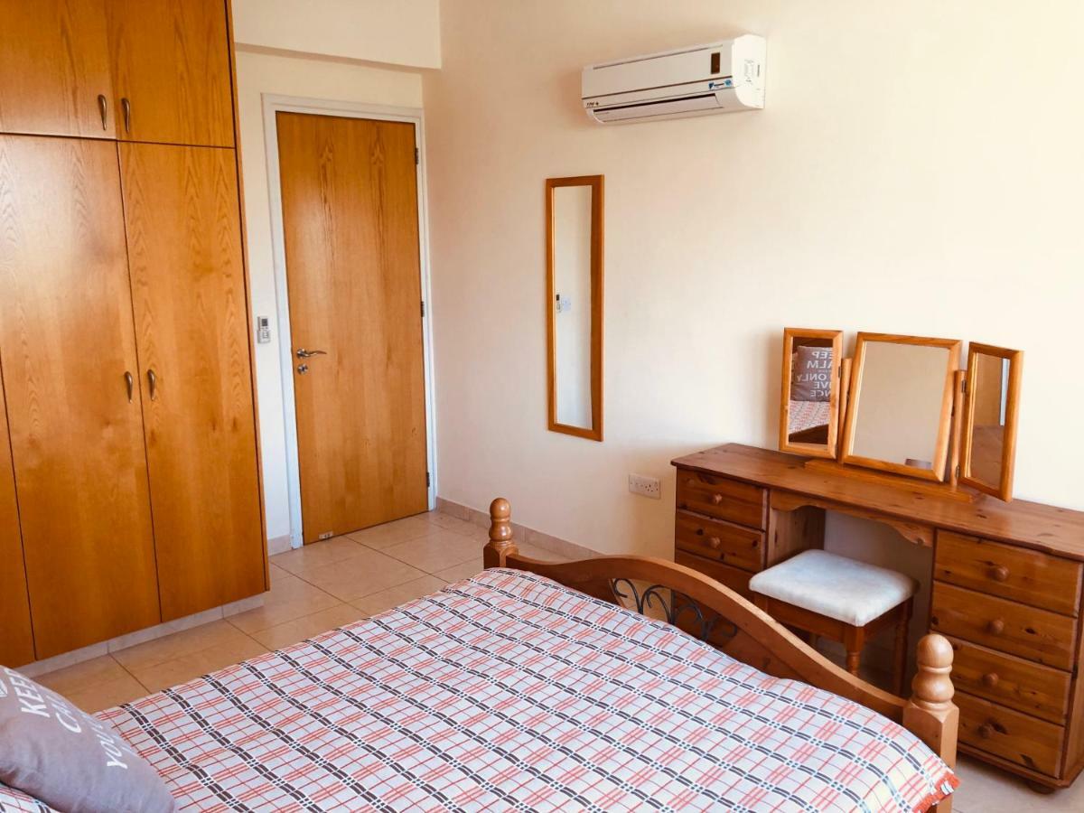 Private Apartment At Aristo Universe III With Pool Paphos Luaran gambar