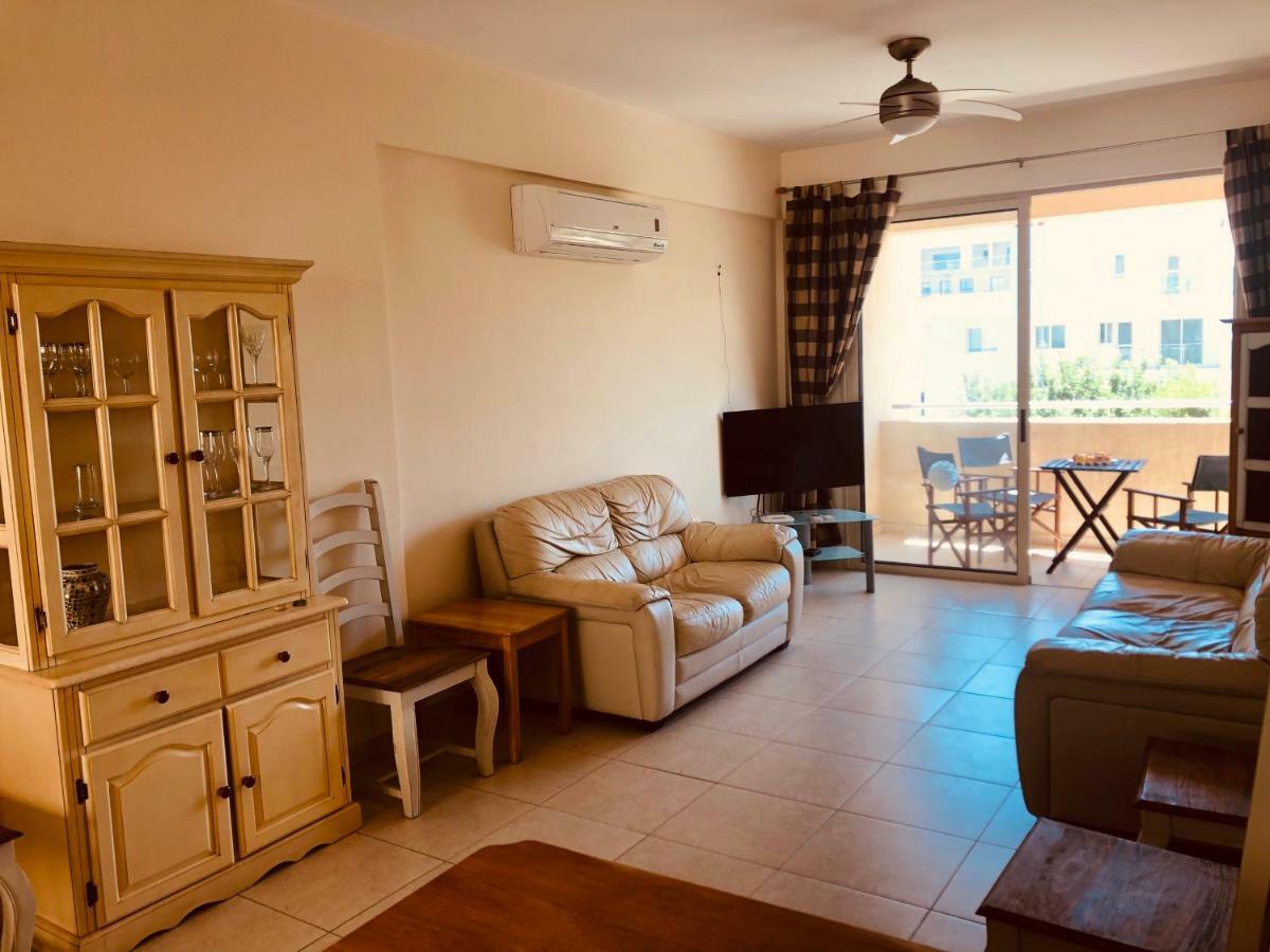 Private Apartment At Aristo Universe III With Pool Paphos Luaran gambar