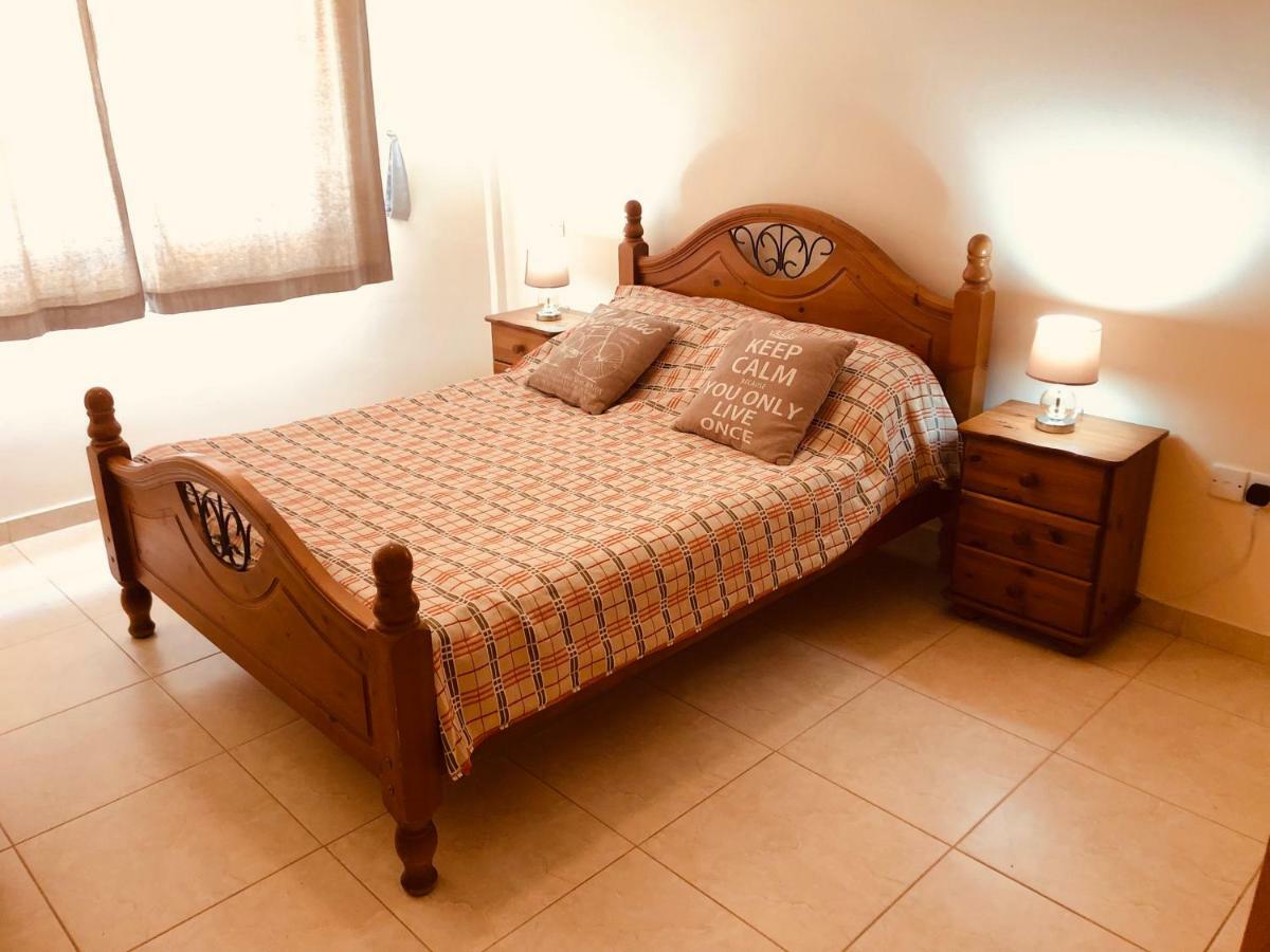 Private Apartment At Aristo Universe III With Pool Paphos Luaran gambar